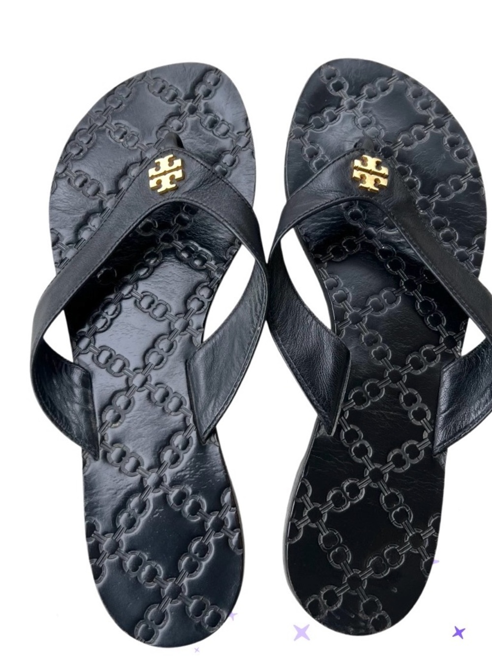 Tory Burch Black Leather Embossed Logo Thong Sandals with Gold Emblem Size 6 1/2 - Picture 2 of 7